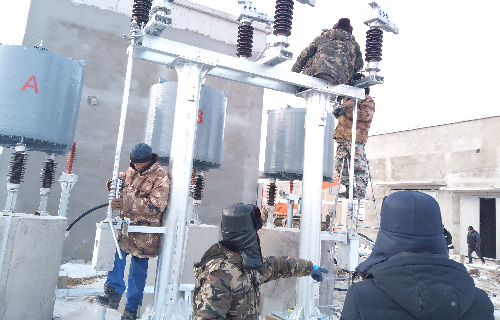 ����Ǭ��ĳ��糡��Ŀ