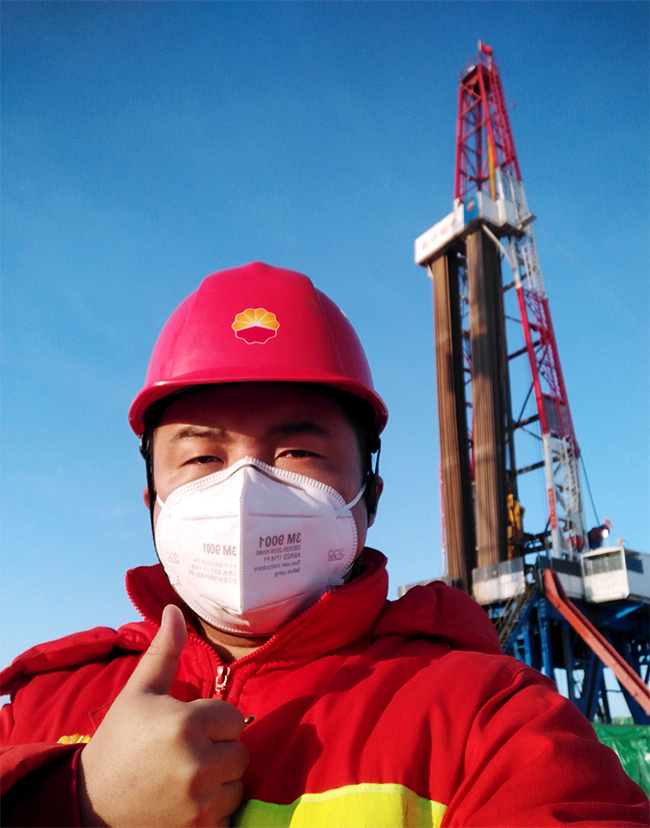 Ч����·�ϣ�������������������һ�ߵĺ����� (1).jpg