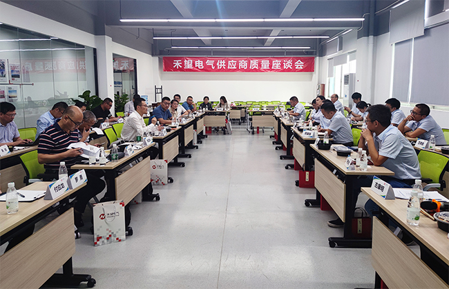 �۽���������������������������չ�������¡�ϵ���˶� (2).jpg